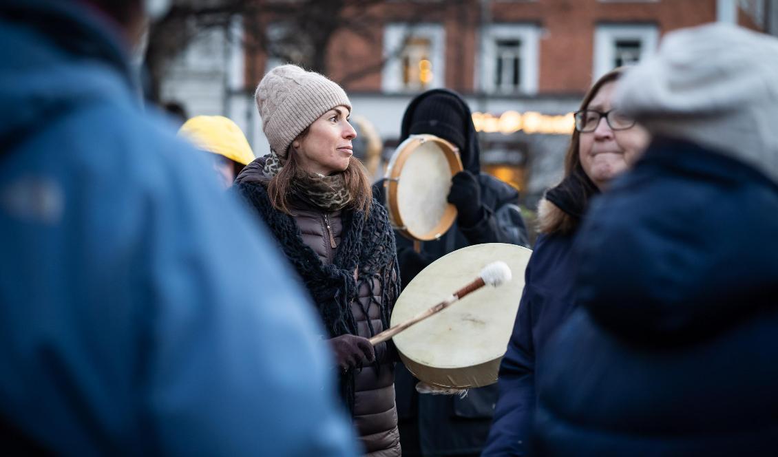







Cirka 150 personer samlades på Mariatorget med trummor och kastruller i protest mot ökade restriktioner, Stockholm den 22 november 2020. Foto: Sofia Drevemo/Epoch Times                                                                                                                                                                                                                                                                                                                                                                 