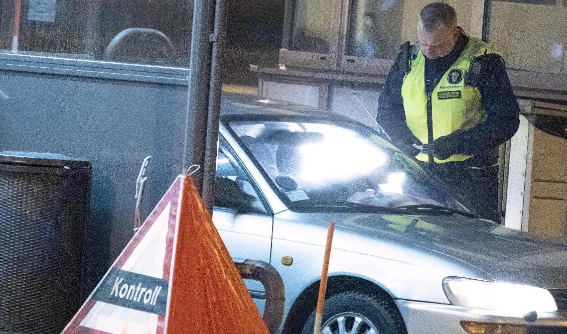 Nya krav föreslås vid kontroll av nationella id-kort, uppehållskort och permanenta uppehållskort. Arkivbild. Foto: Johan Nilsson/TT