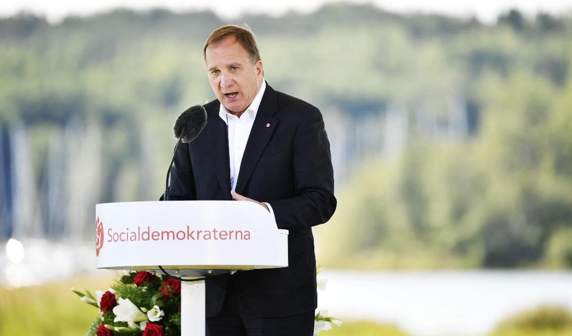 Statsminister Stefan Löfven (S) håller sitt sommartal på Runö kursgård i Åkersberga. Foto: Henrik Montgomery/TT
