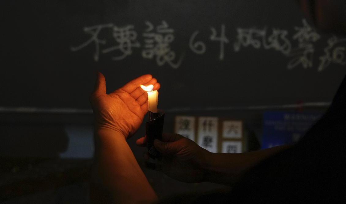 Varje år har offren för massakern på Himmelska fridens torg hedras vid en vaka i Hongkong. Arkivbild. Foto: Kin Cheung/AP/TT