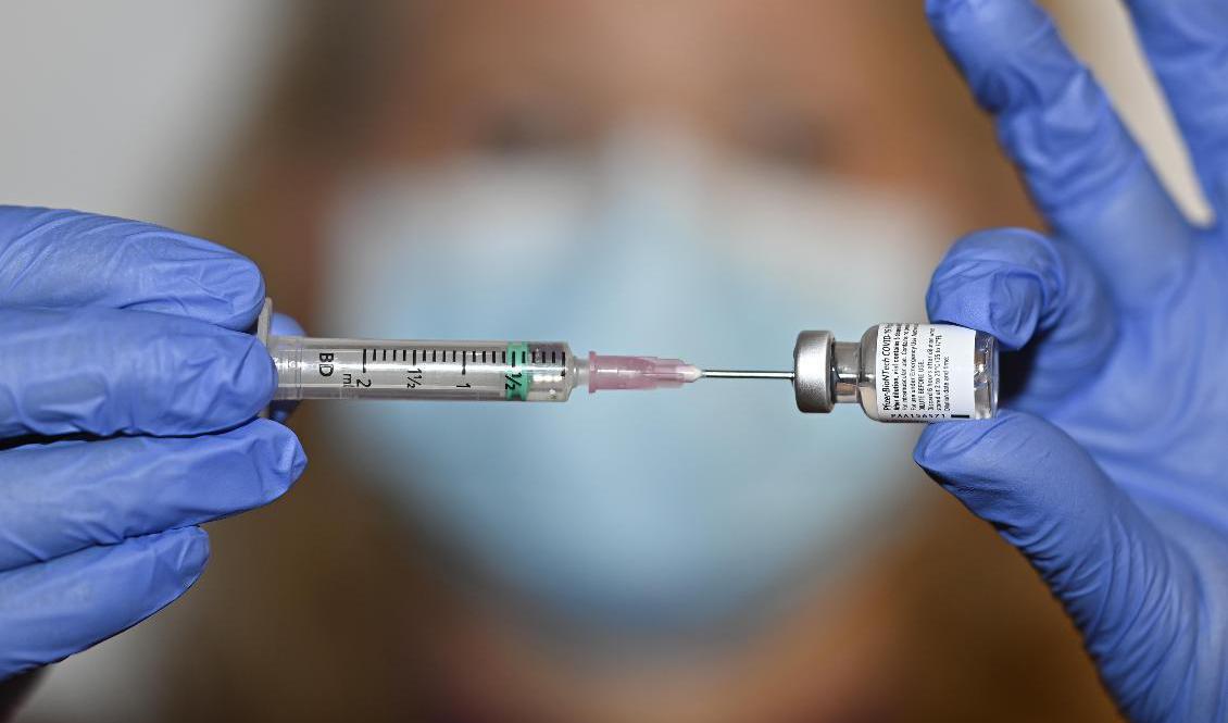 I Schweiz och Österrike får det inte ha gått mer än 360 dagar sedan den senaste vaccinsprutan – då är covidpasset inte giltigt. Arkivbild. Foto: Mikael Fritzon/TT
