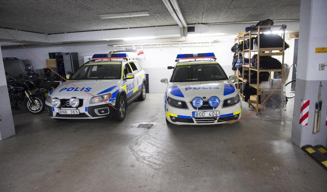 Det har brunnit i ett garage som polisen använder sig av. Foto: Fredrik Sandberg/TT