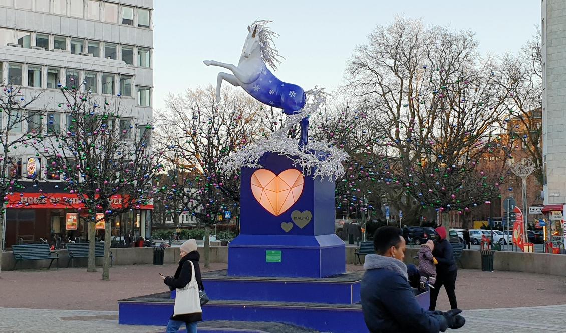 Den tidigare rosa enhörningen på Gustav Adolfs torg i Malmö är en av Slöseriombudsmannens kandidater till 2021 års värsta slöserier med skattepengar. Foto: Janette Wästilä