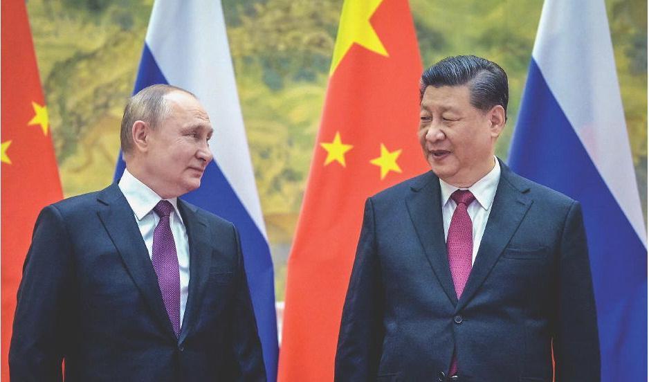 
Vladimir Putin och Kinas president Xi Jinping poserar för ett fotografi under sitt möte i Peking den 4 februari 2022. Foto: Alexei Druzhinin/Sputnik/AFP via Getty Images                                            