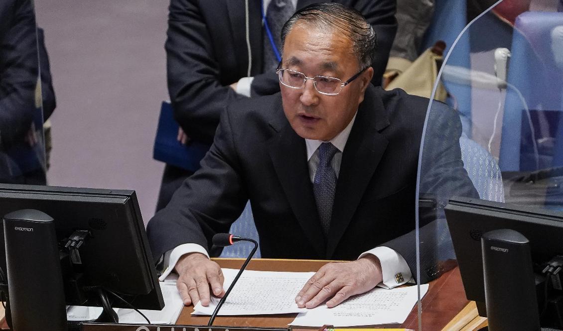 Kinas FN-ambassadör Zhang Jun. Arkivbild. Foto: John Minchillo/AP/TT