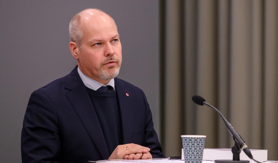 Justitieminister Morgan Johansson har svarat ledamöter att det är "viktigt att det finns ett ändamålsenligt system för att utkräva ansvar när det begås felaktigheter". Foto: Magnus Liljegren/Regeringskansliet