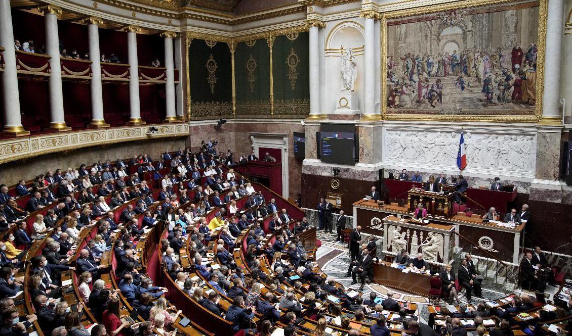 Nationalförsamlingen har godkänt den nya lagen, som ersätter de tillfälliga pandemireglerna. Arkivbild. Foto: Christophe Ena/AP/TT