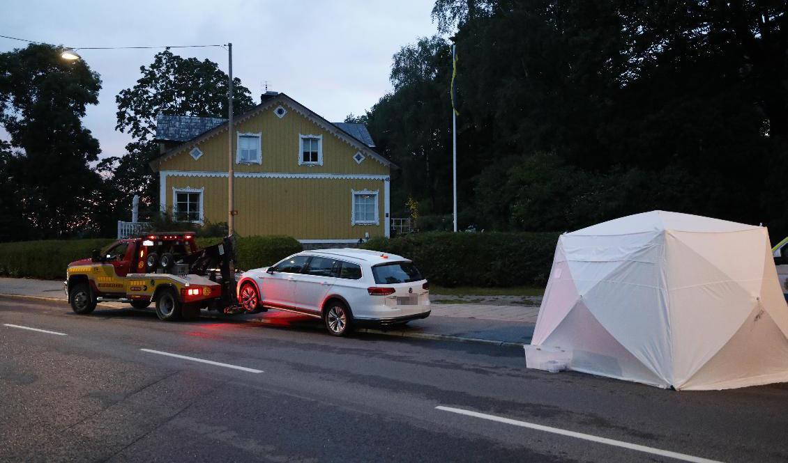 Gjörwellsgatan i Marieberg i Stockholm spärrades av på fredagseftermiddagen med anledning av ett misstänkt farligt föremål. Foto: Ali Lorestani/TT