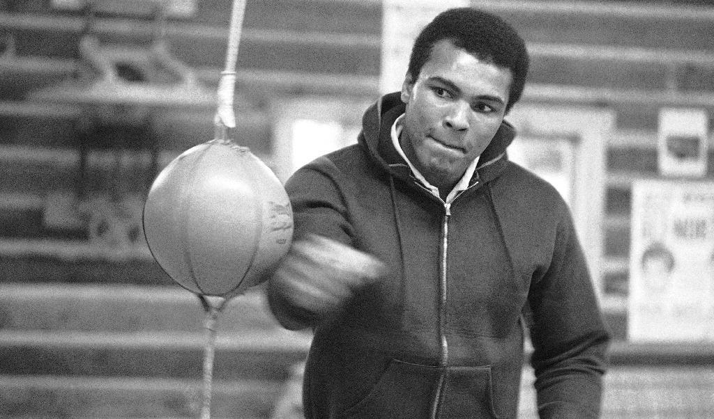
Muhammad Ali tränar inför en returmatch mot Joe Frazier 1974. Foto: Rusty Kennedy/AP                                            