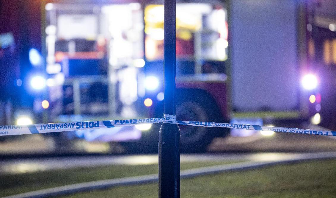 Ett flerfamiljshus brinner i Karlshamns kommun. Arkivbild. Foto: Johan Nilsson/TT