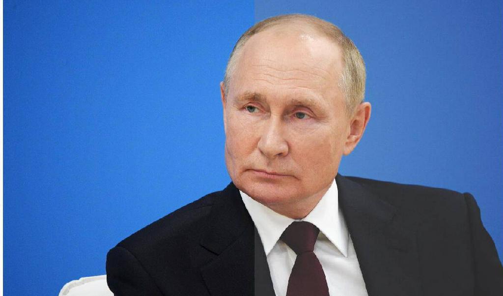 Rysslands president Vladimir Putin drar åt tumskruvarna på väst. Foto: Alexey Maishev/Sputnik/AFP via Getty Images