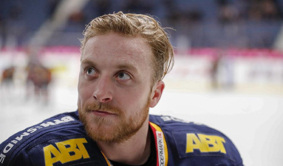 29-årige stjärnbacken Linus Hultström har tidigare bland annat spelat i Djurgården. Han är en av de nya spelare som som LHC har värvat till sitt nya lagbygge. Foto: Christine Olsson/TT