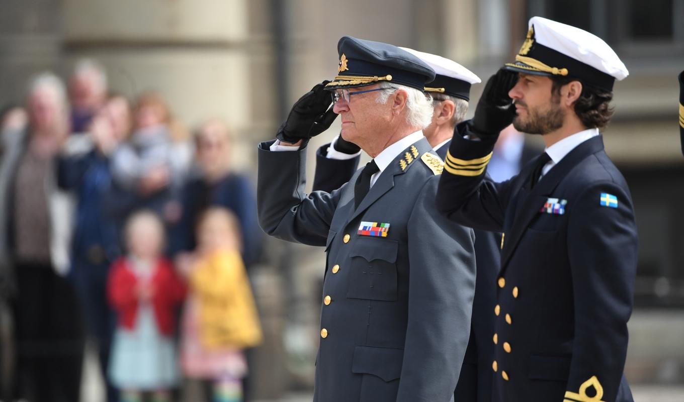 Kung Carl Gustaf står fast vid att lagändringen som gjorde kronprinsessan Victoria till kronarvinge var orättfärdig. Arkivbild. Foto: Fredrik Sandberg/TT