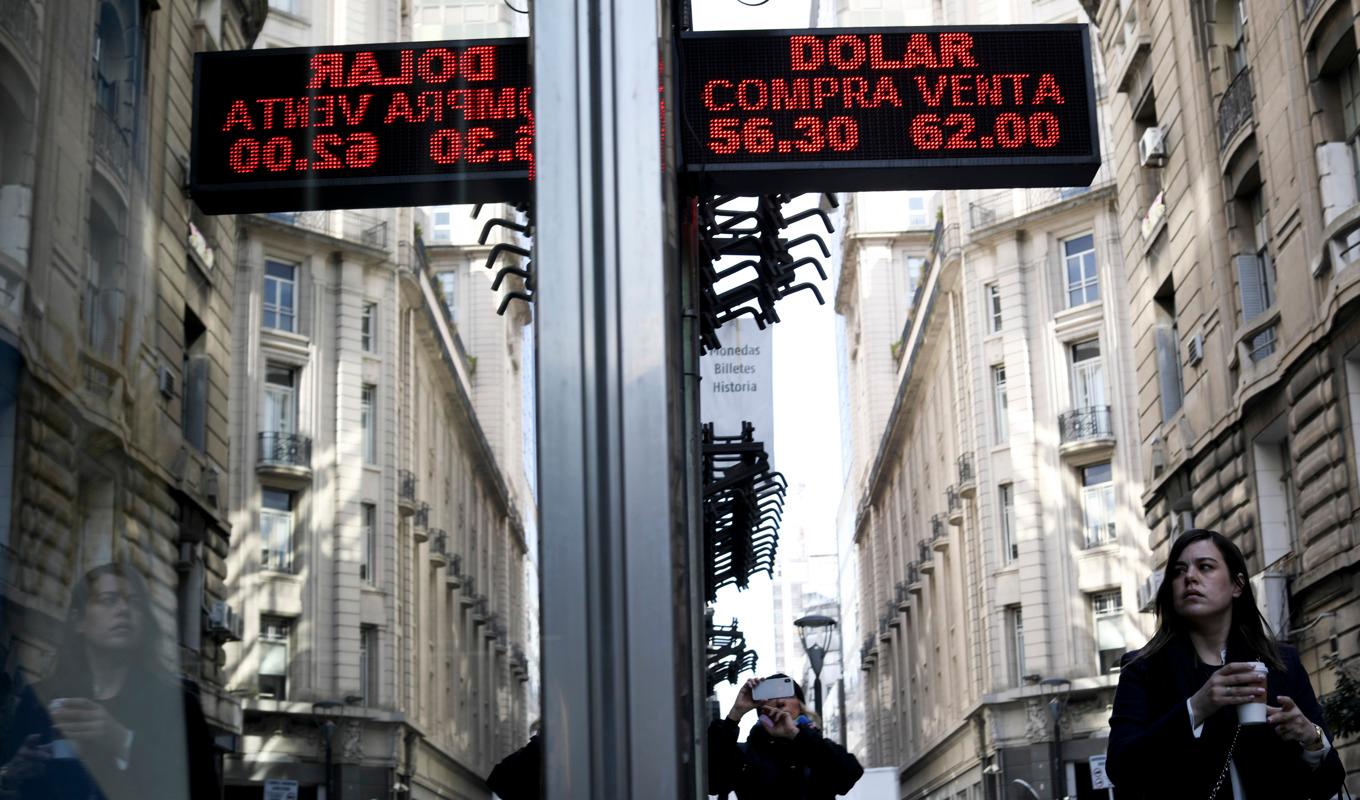 Argentina och Brasilien hoppas att en gemensam valuta ska göra regionen mindre beroende av dollarn. Arkivbild. Foto: Natacha Pisarenko AP/TT