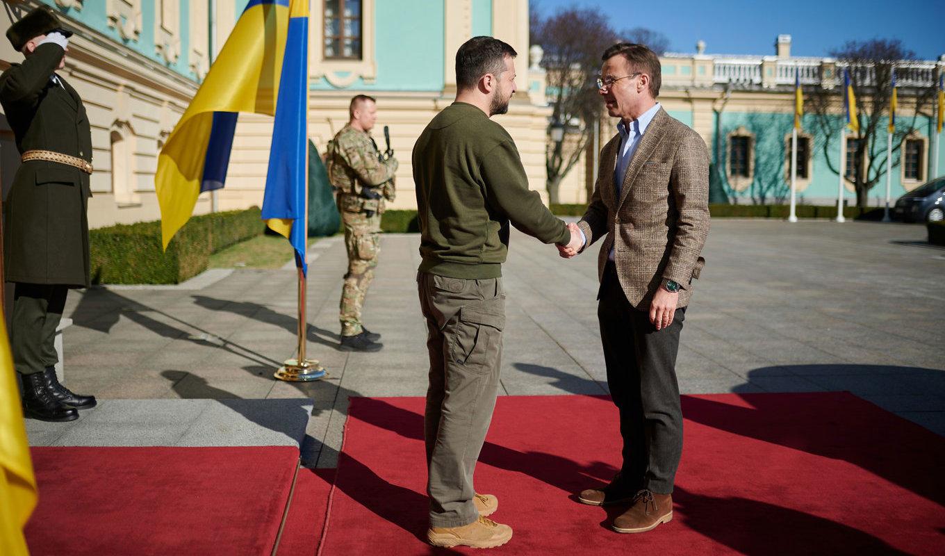 Volodymyr Zelenskyj tar emot Ulf Kristersson vid presidentpalatset i Kiev. Foto: Regeringskansliet/Ukrainas presidentstab