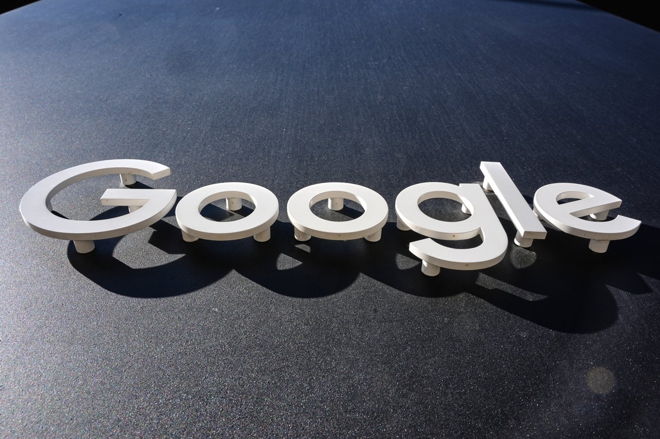 TIll en början är det endast samarbetspartner till Google som får ta del av den nya modellen. Arkivbild. Foto: Gene J. Puskar/AP/TT