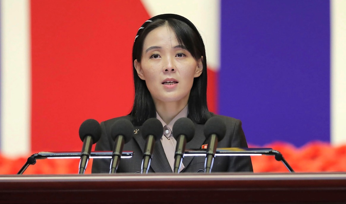 Kim Yo-Jong, syster till Nordkoreas ledare Kim Jong-Un. Hon beskrivs ofta som mäktig och inflytelserik i diktaturen. Arkivbild. Foto: KCNA via AP/TT