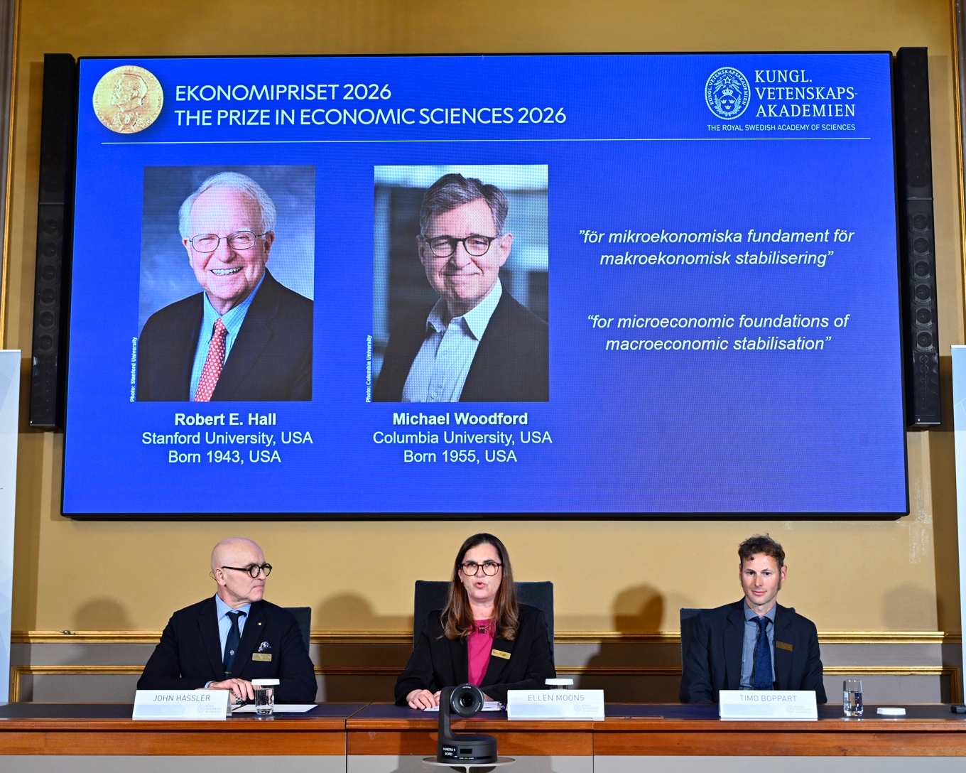 Robert E Hall vid Stanford University i USA och Michael Woodford, Columbia University, USA, delar ekonomipriset. Foto: Anders Wiklund/TT