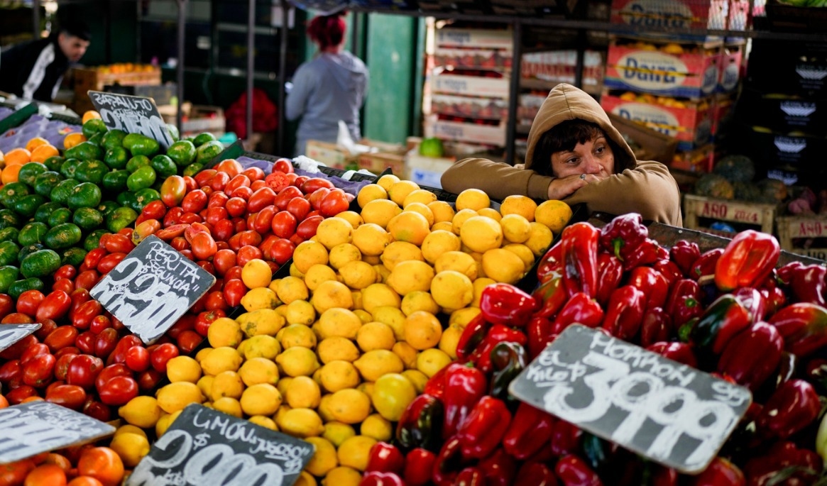 IMF skruvar på både tillväxt- och inflationsprognoserna i ny rapport i samband med ett höstmöte i Bangkok, Thailand. Arkivbild Foto: Natacha Pisarenko AP/TT