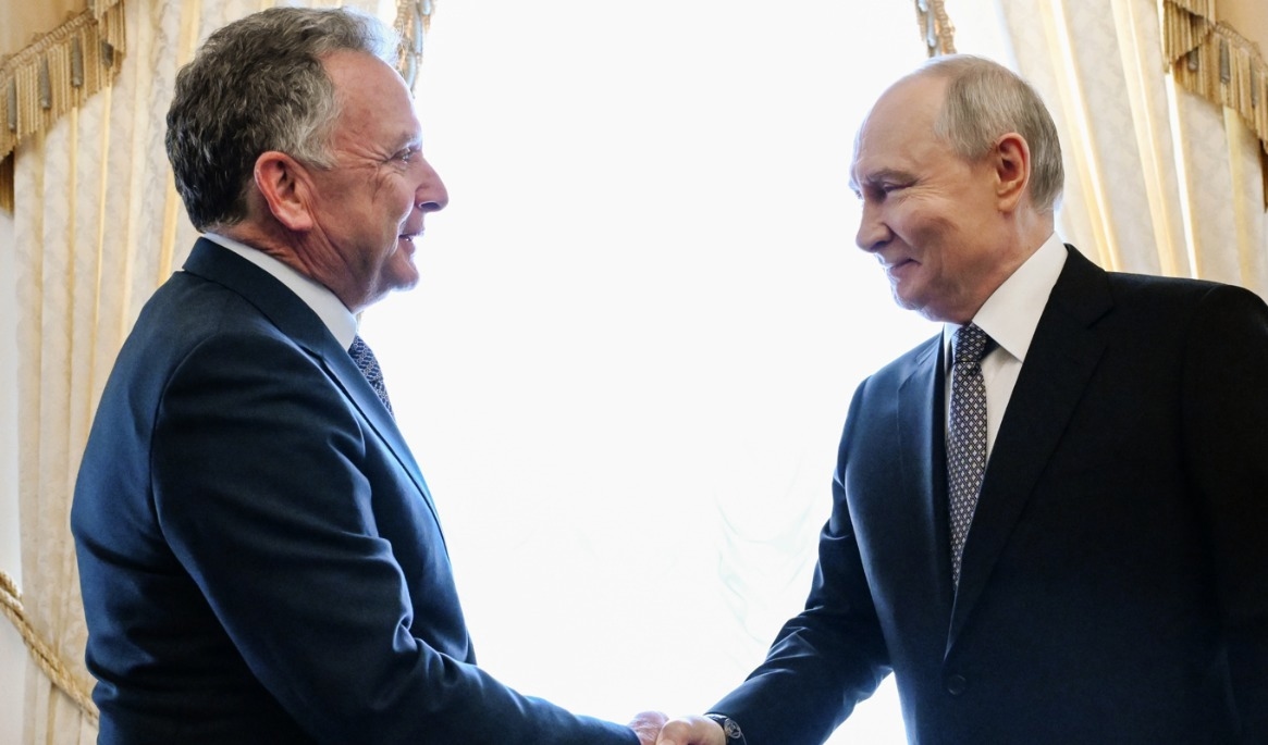 USA:s sändebud Steve Witkoff och Rysslands president Vladimir Putin i Konstantinpalatset i S:t Petersburg. Foto: Gavriil Grigorov, pool via AP/TT