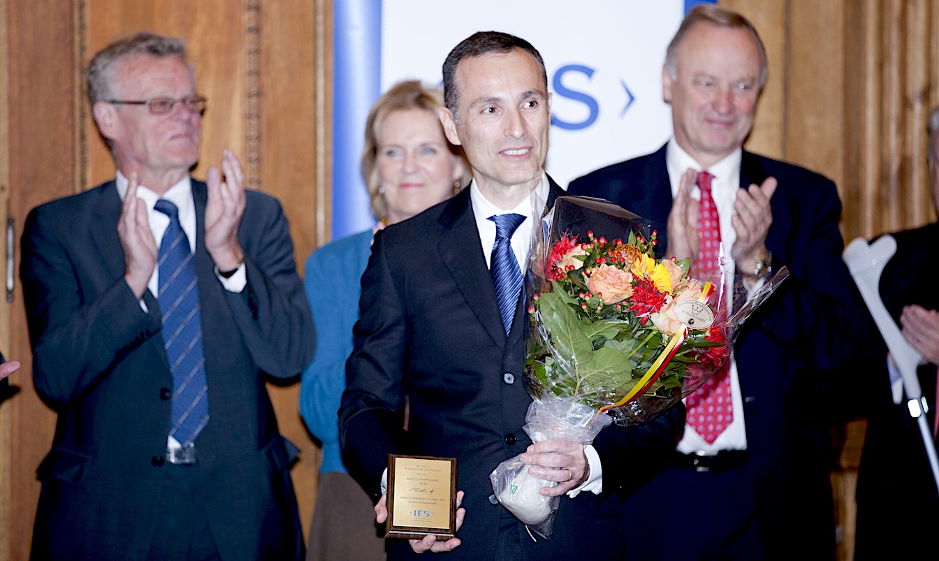 Vasilios Zoupounidis mottar Hans Majestäts Carl XVI Gustafs entreprenörspris Årets Nybyggare, Pionjär