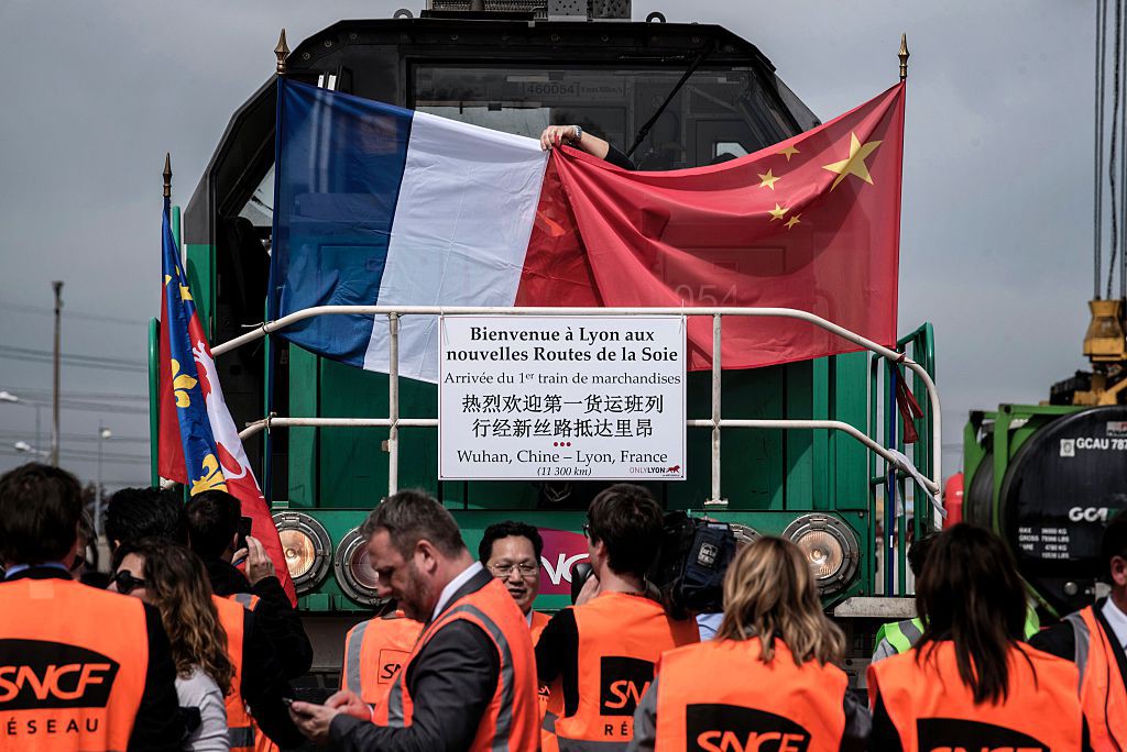 Från Wuhan i Kina till Saint-Priest, Lyon i Frankrike har godset med 41 vagnar rest 11 500 km i 15 dagar via Kazakhstan, Ryssland, Vitryssland Polen och Tyskland. (Foto: Jeff Pachoud/AFP/Getty Images)