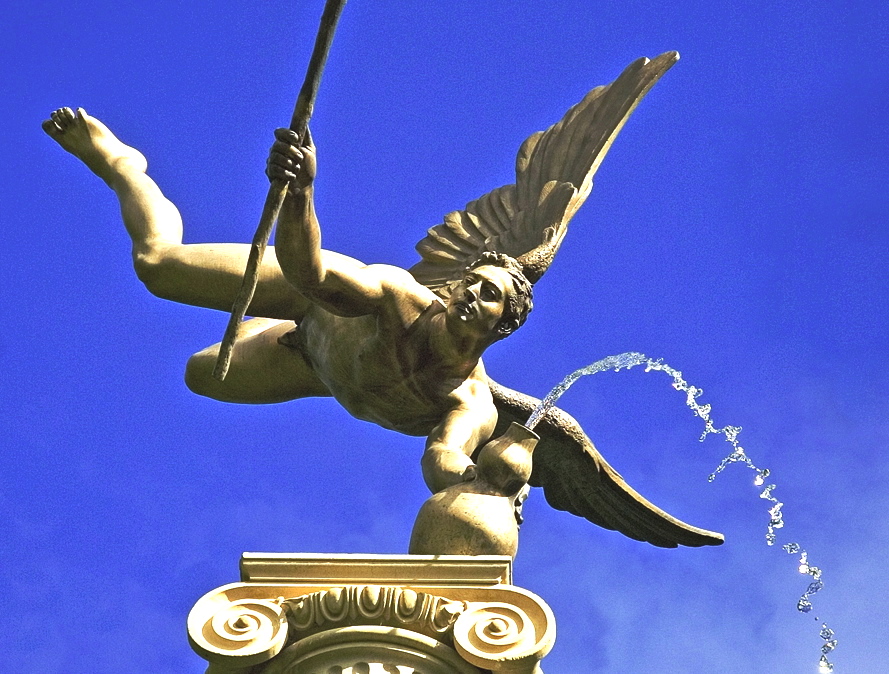 "Ärkeängeln Gabriel", skulptur i brons av Peter Linde. (Foto: Privat)