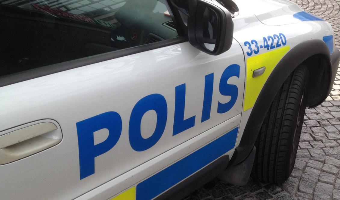 Ungdomsgäng Attackerade Polisen Med Stenar