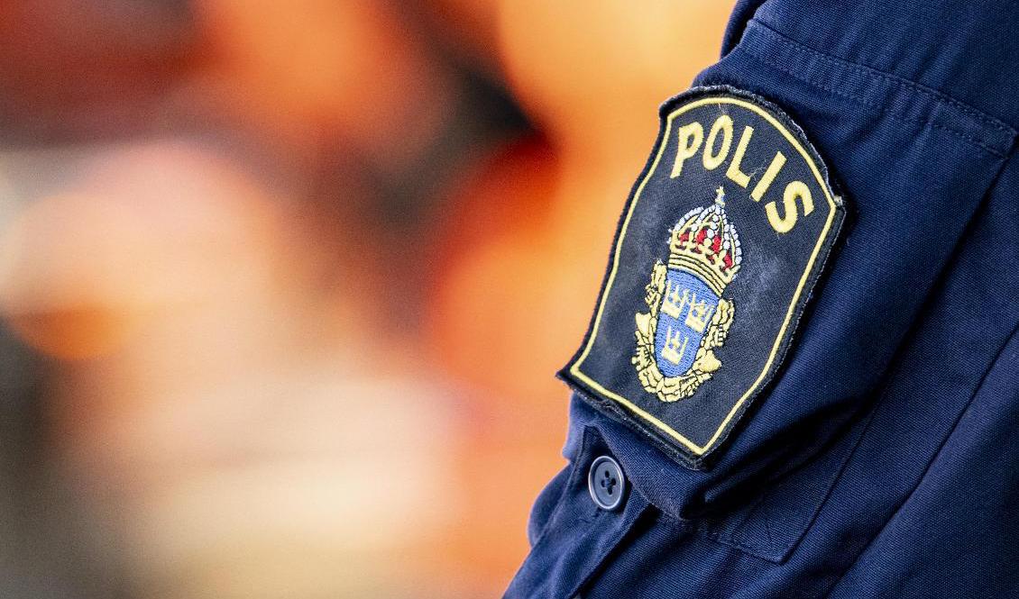 Polis Blir Av Med Jobbet Efter Misshandel